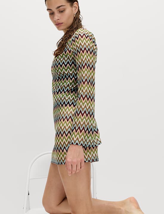 Robe de plage coupe courte &agrave; col en V et motif textur&eacute;