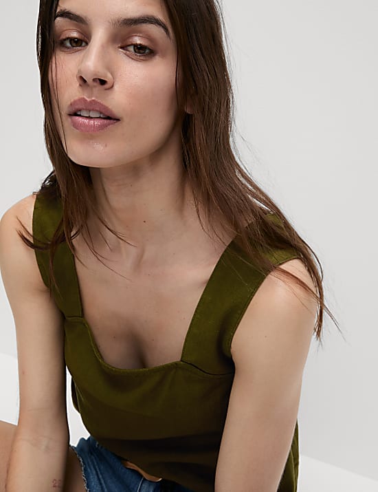 Débardeur en lin à col carré