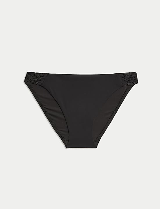 Bas de bikini coupe &eacute;chancr&eacute;e en macram&eacute;