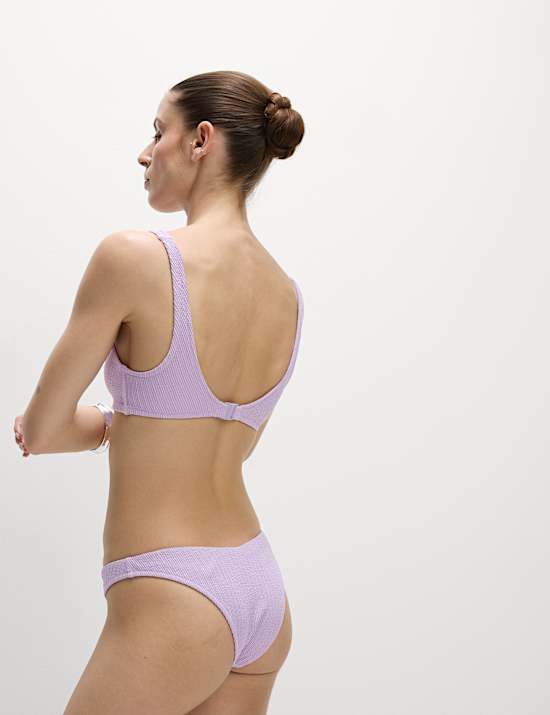 Haut de bikini plongeant ampliforme textur&eacute;