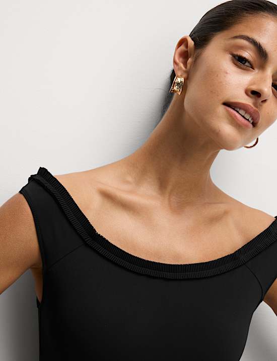 Plavky s odhalenými rameny