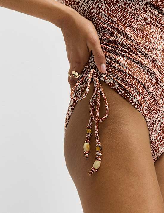 Buikcorrigerend bandeau-badpak met beugel en print