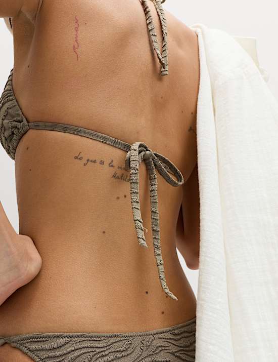 &Tau;&rho;&iota;&gamma;&omega;&nu;&iota;&kappa;ό &sigma;&omicron;&upsilon;&tau;&iota;έ&nu; &mu;&pi;&iota;&kappa;ί&nu;&iota; &mu;&epsilon; animal print &kappa;&alpha;&iota; &alpha;&nu;ά&gamma;&lambda;&upsilon;&phi;&eta; &upsilon;&phi;ή