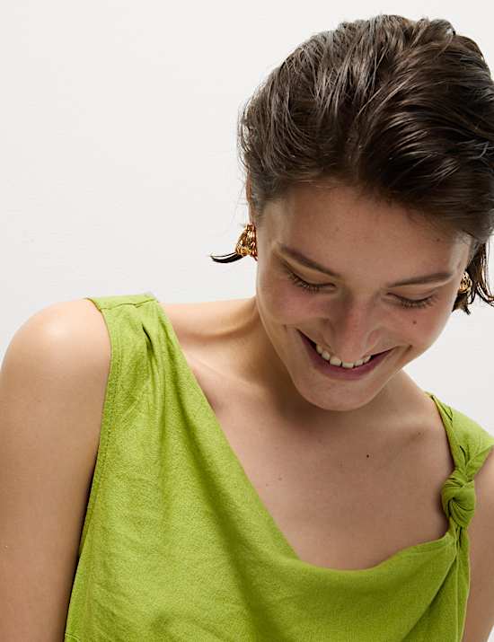 שמלה רב-עונתית באורך מידקסי מבד עשיר בפשתן עם קשירה בצווארון