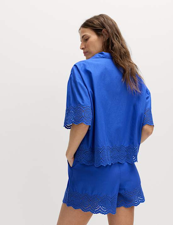Chemise de plagae nou&eacute;e sur le devant 100 % coton &agrave; d&eacute;tail ajour&eacute;