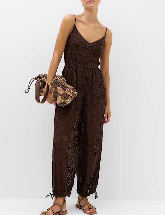 Balloon-Jumpsuit mit hohem Baumwollanteil und Spitzendetail