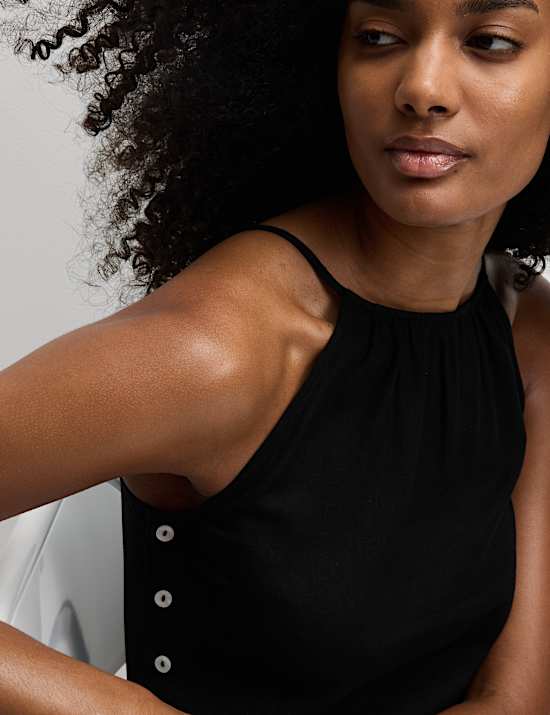 Robe midi en lin &agrave; bretelles et d&eacute;tail boutons