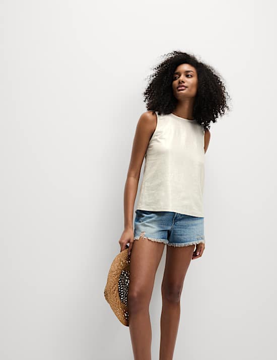 Αμάνικο, γυαλιστερό φανελάκι με χιαστί τιράντες με υψηλή περιεκτικότητα σε λινό