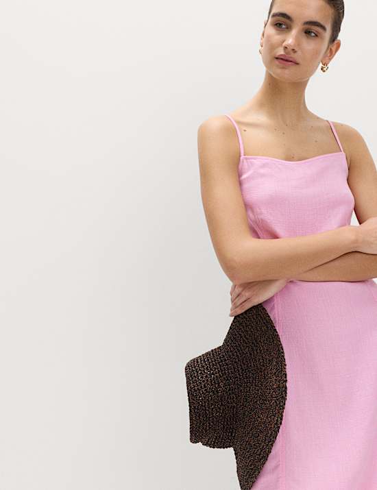 Robe tube coupe courte en lin &agrave; encolure carr&eacute;e