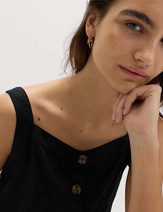 Mini-Etuikleid mit hohem Leinenanteil und durchgehender Knopfleiste