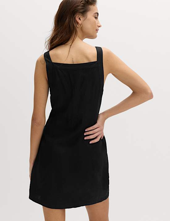 Mini-Etuikleid mit hohem Leinenanteil und durchgehender Knopfleiste