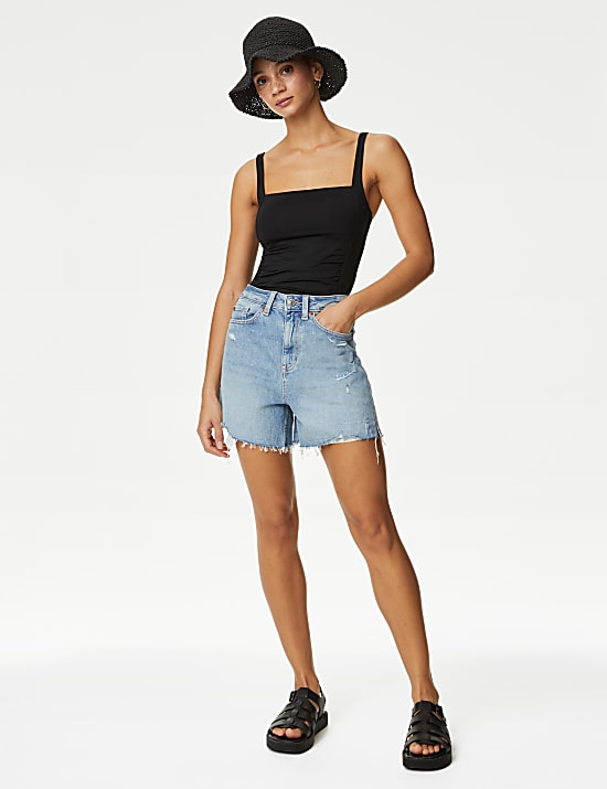 Maillot de bain ampliforme à encolure carrée, effet ventre plat