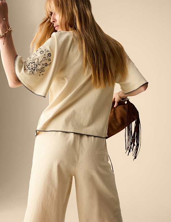 Bestickte Bluse aus reiner Baumwolle mit Bindekragen