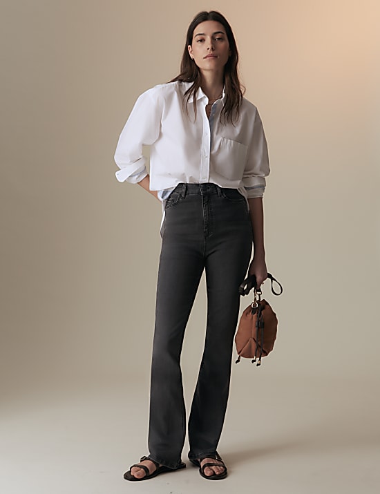 Jean slim coupe &eacute;vas&eacute;e taille haute en lyocell