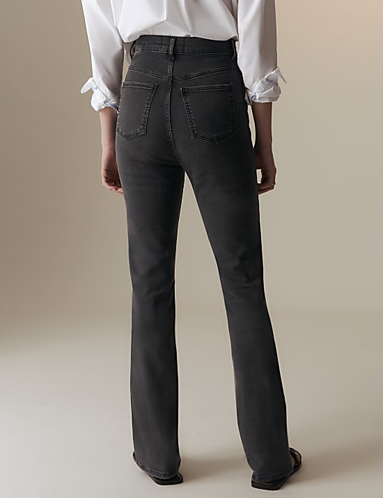 Jean slim coupe &eacute;vas&eacute;e taille haute en lyocell