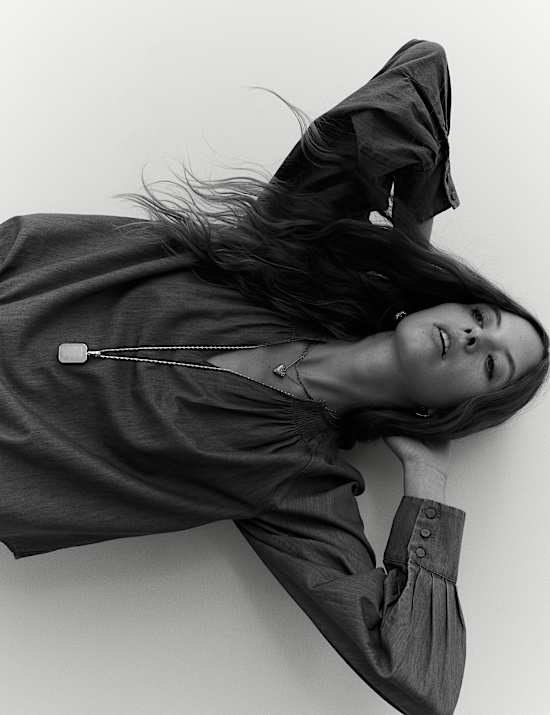 Bluse aus reiner Baumwolldenim mit V-Ausschnitt und Biesen