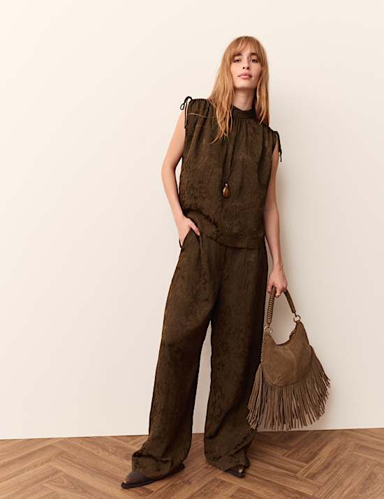 Crinkle Jacquard Ruched Shoulder Top
