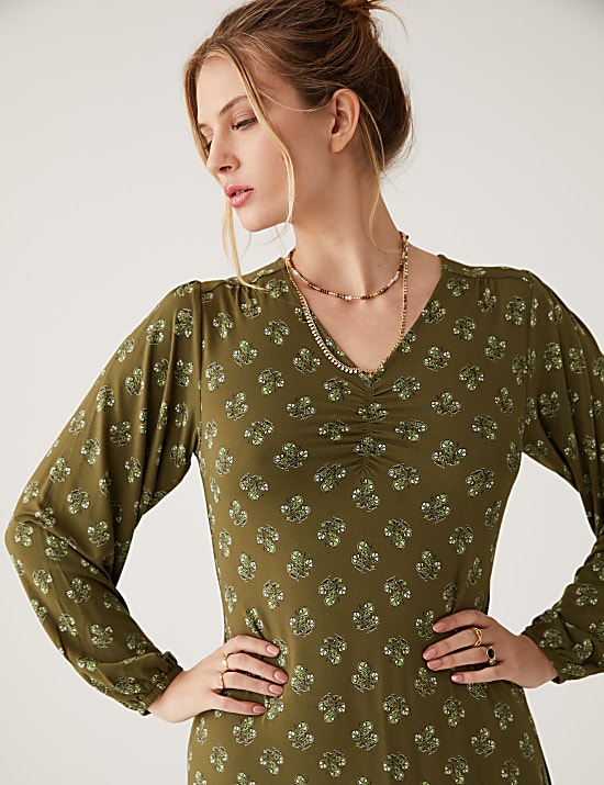 Jersey Floral V-Neck Knee Length Tea Dress