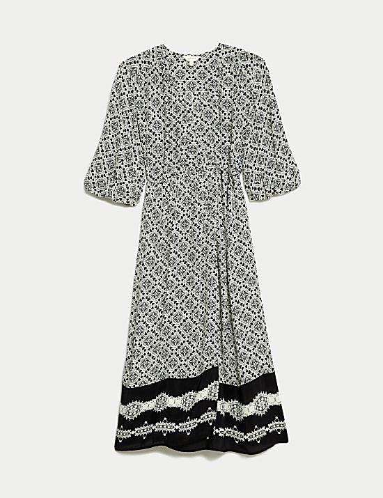 שמלת מעטפת מבד קרפ באורך מידי עם הדפס גיאומטרי וצווארון וי