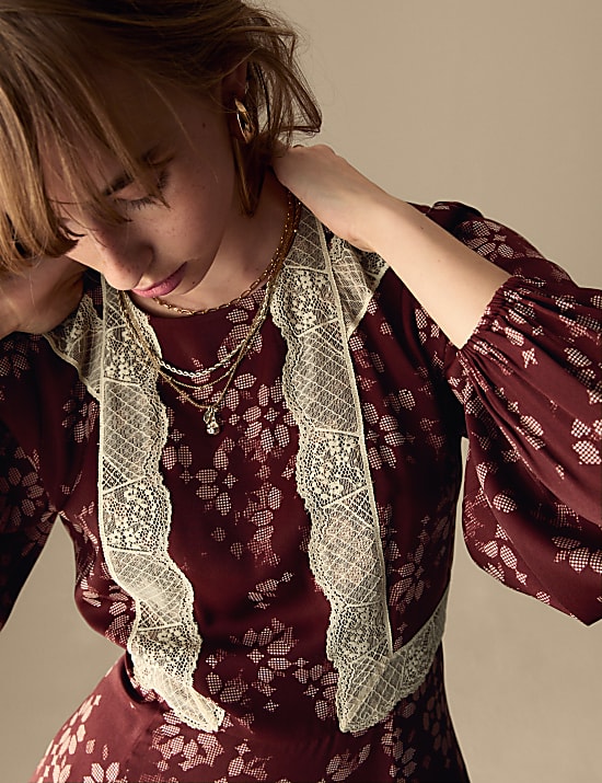 שמלת סטן באורך מקסי עם צווארון עגול והדפס