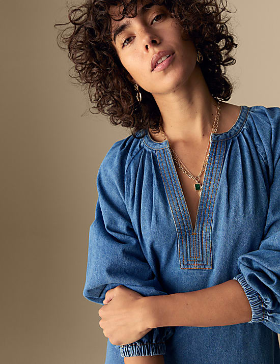 Robe midi en jean &agrave; taille &eacute;tag&eacute;e et col en V