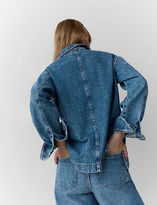 Surchemise en jean ornée de clous