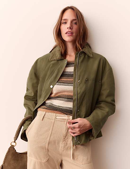 Chaqueta corta con efecto encerado