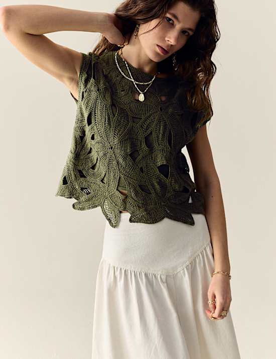 Top van pointelle met bloemendessin