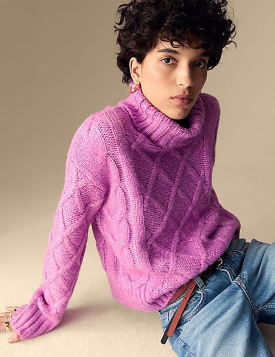 Jersey de punto trenzado con cuello vuelto con lana