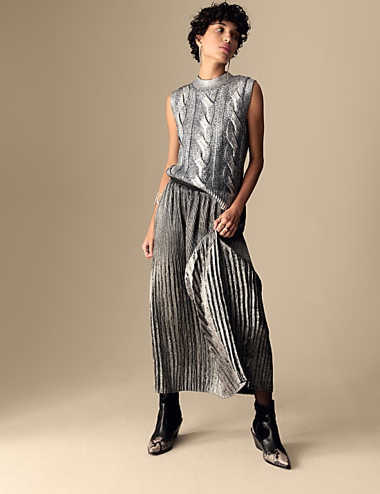 Sparkly Cable Knit Crew Neck Knitted Vest