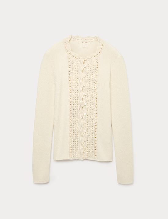 Strickjacke mit Besatz im H&auml;kelstil