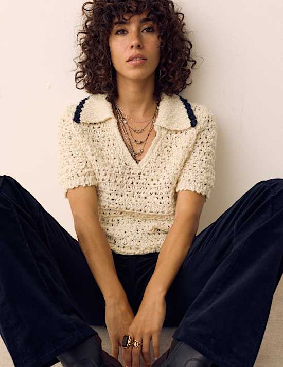 Textured Collared Short Sleeve Knitted Polo With Wool