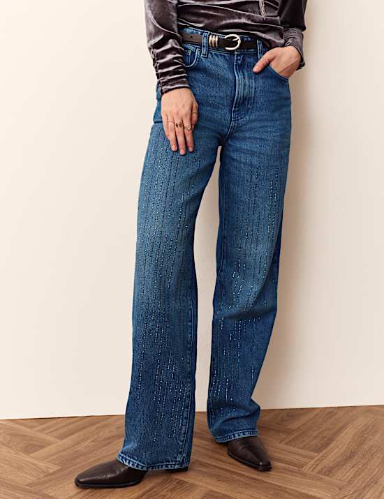 Jean taille haute coupe large avec d&eacute;coration