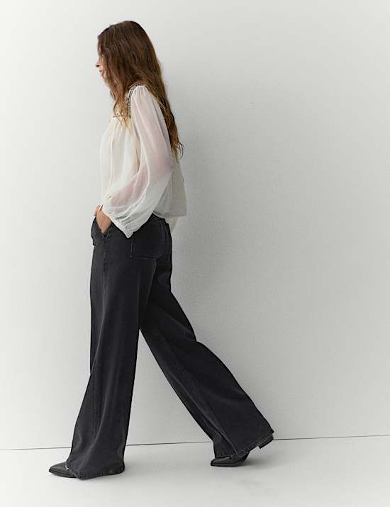 Jeans aus Lyocell-Mischgewebe mit weitem Bein und Biesen