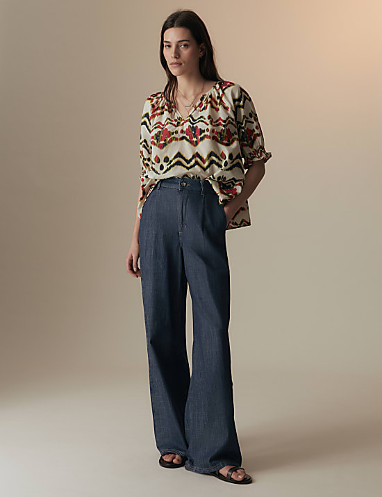 ג'ינס מכותנה טהורה עם מותניים גבוהים בגזרת רגל רחבה