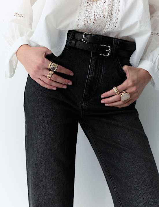 Jeans Atas Tumit Straight Leg Berpotongan Pinggang Sedang