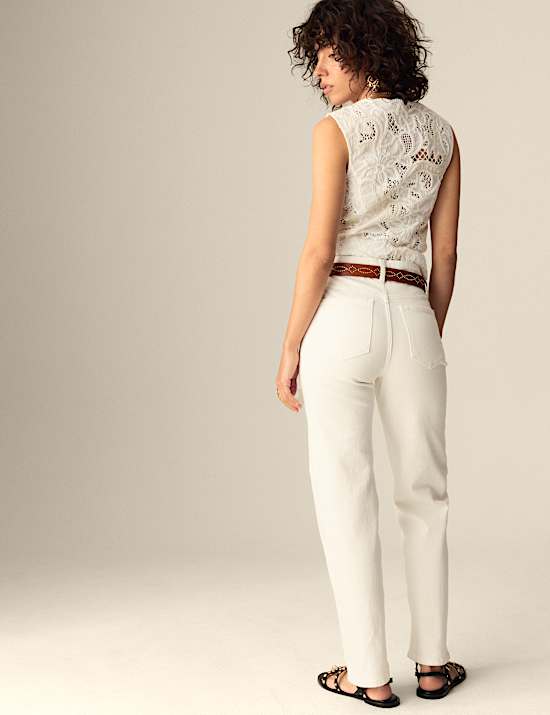 Džíny ke kotníkům s rovnými nohavicemi a středně vysokým pasem