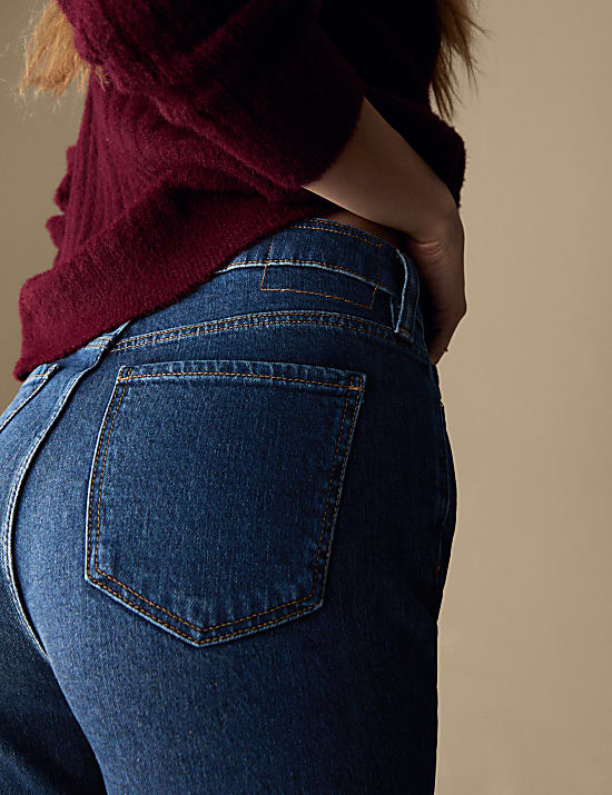 Jeans mit hohem Baumwollanteil, hohem Bund und ausgestelltem Bein