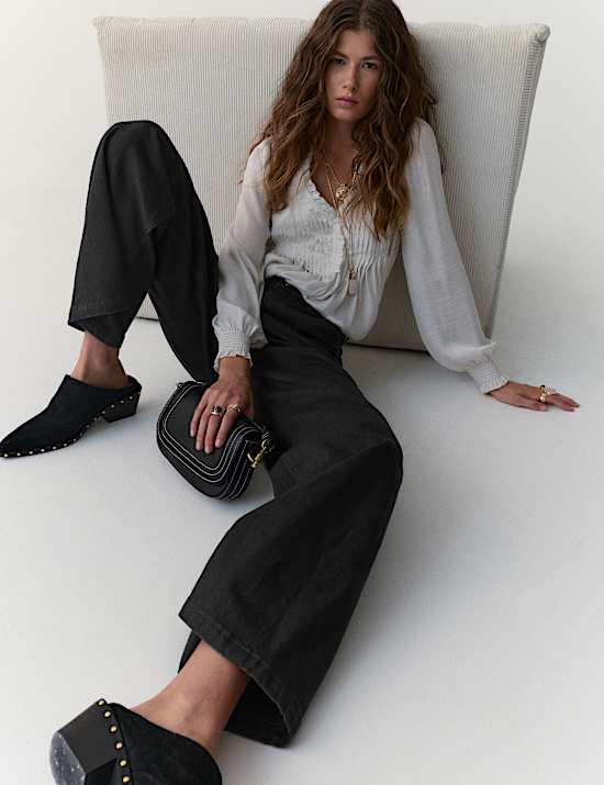 Hoch geschnittene Jeans mit weitem Bein und Lyocell-Anteil