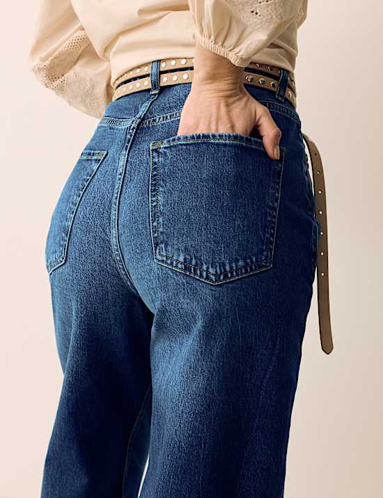 Jean &agrave; revers coupe droite taille haute