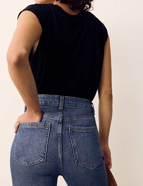 מכנסי ג'ינס מתרחבים