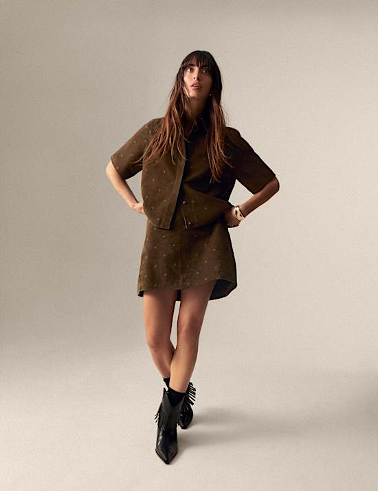 Bestickter Bleistiftrock aus Wildleder