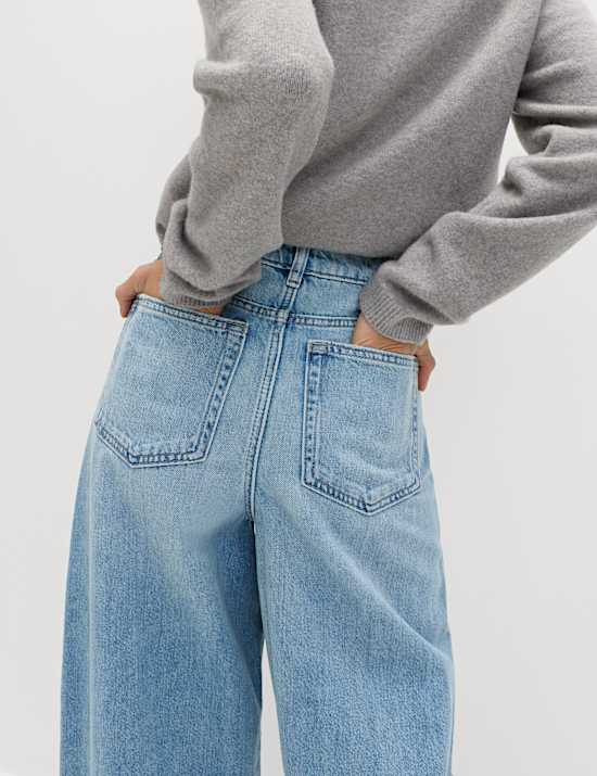 Jean coupe barrel taille haute avec pli sur le devant