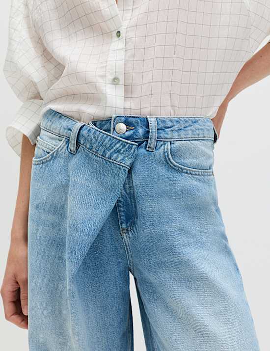 Jeans de algod&oacute;n de pata ancha de tiro medio cruzados en la parte delantera