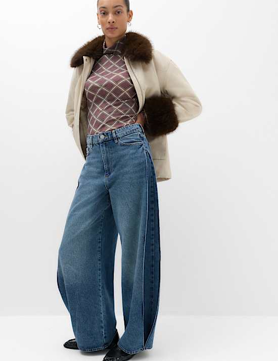 Mid Rise Side Pleat Wide Leg Jeans