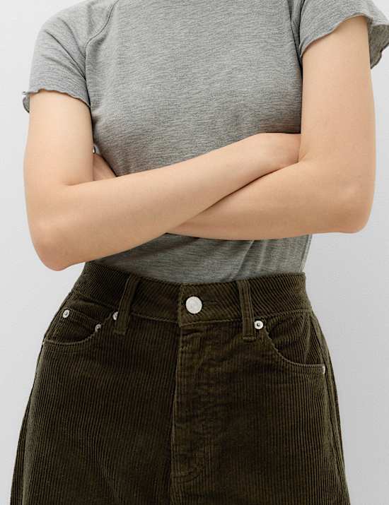 Pantalon coupe barrel en velours c&ocirc;tel&eacute;
