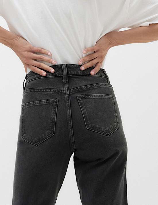 Jeans hasta el tobillo de pierna recta y tiro medio