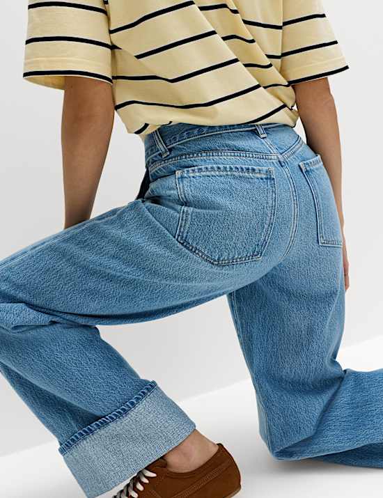 Jean large 100 % coton &agrave; revers avec ceinture