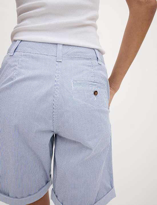 Set van 2 katoenrijke, theekleurige korte chino's