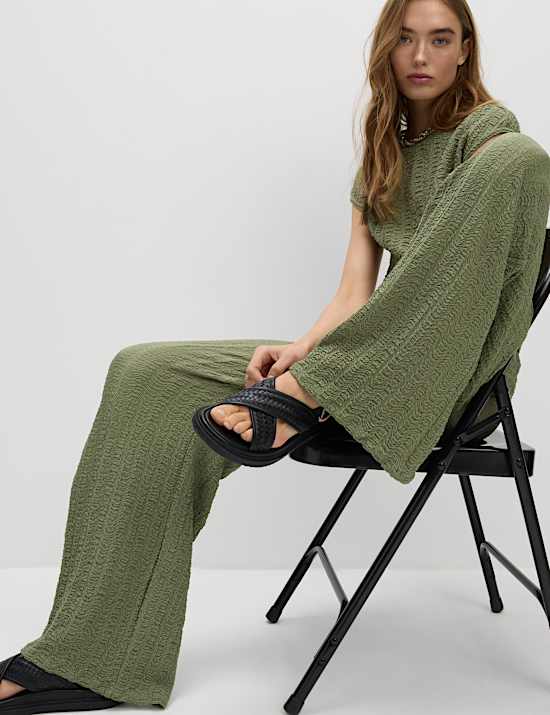 Pantalon coupe large textur&eacute; &agrave; ceinture &eacute;lastique